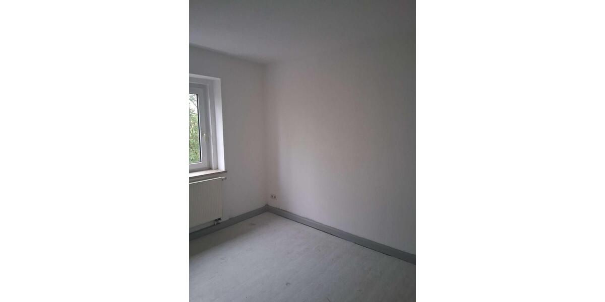 Erdgeschoßwohnung Glauchau - 2 Zimmer, 37 m&sup2;, 220&euro; | Angebot:26467383