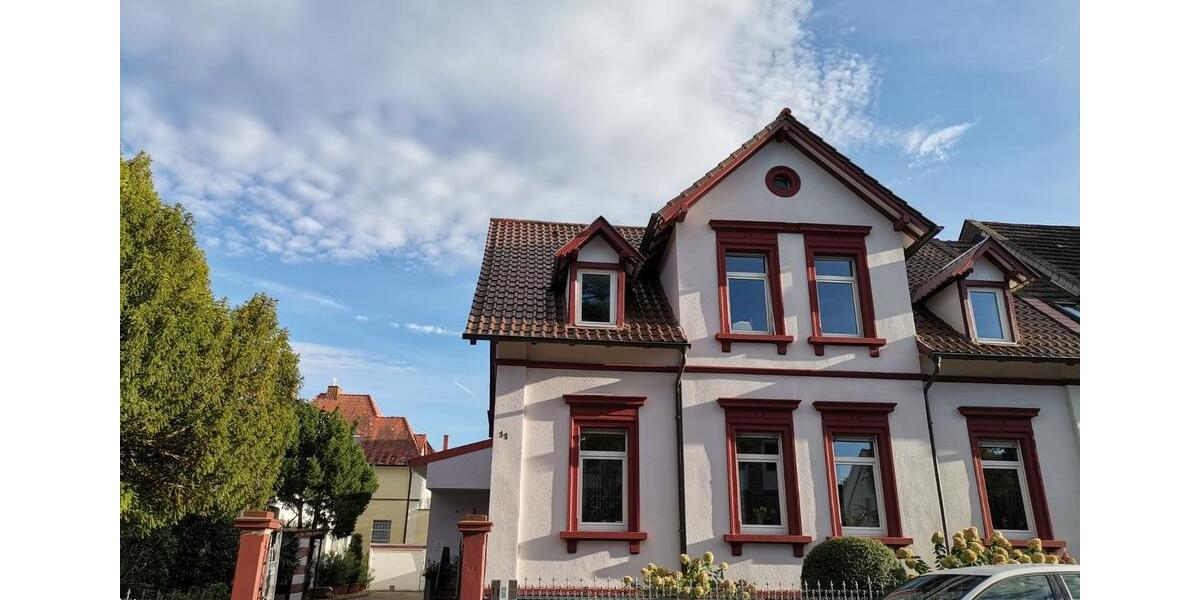 Wunderschöne,lichtdurchflutete DG Wohnung mit großer Dachterrasse 3 zimmer