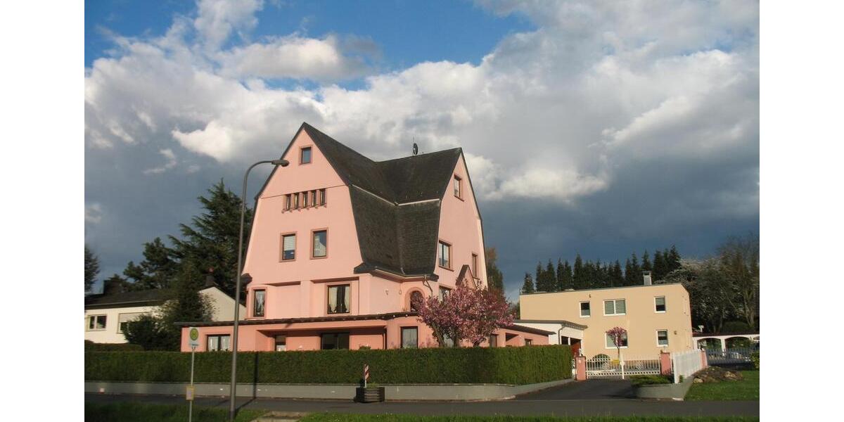 WG-Vermietung: Gepflegte, große Erdgeschoss Wohnung mit eigenem Garten 1 zimmer