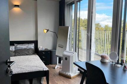 Helle möblierte Wohnung mit Balkon und schöner Aussicht