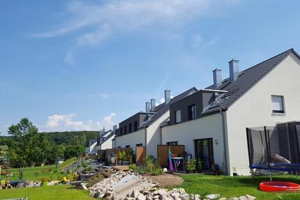 Sparen Sie bis zu 30% Energiekosten Neubau RH Whg. in Crimmitschau, Bebelstraße inkl. Kaminofen 4.5 zimmer