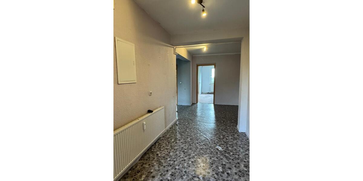 Erdgeschoßwohnung Altentreptow - 4 Zimmer, 95 m&sup2;, 600&euro; | Angebot:23106882