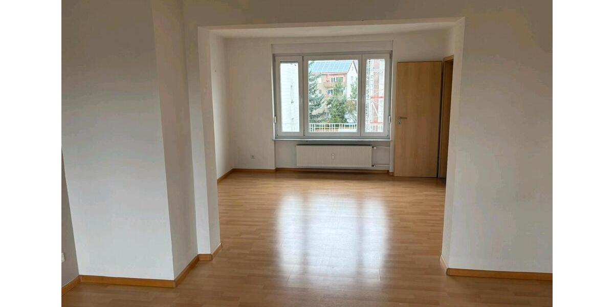 Etagenwohnung Saarbrücken Malstatt - 4 Zimmer, 83 m&sup2;, 750&euro; | Angebot:25053296