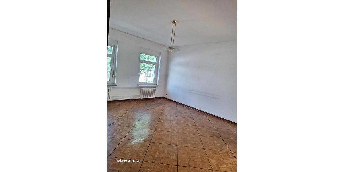 Etagenwohnung Mönchengladbach Nord - 5 Zimmer, 170 m&sup2;, 2.000&euro; | Angebot:25287080