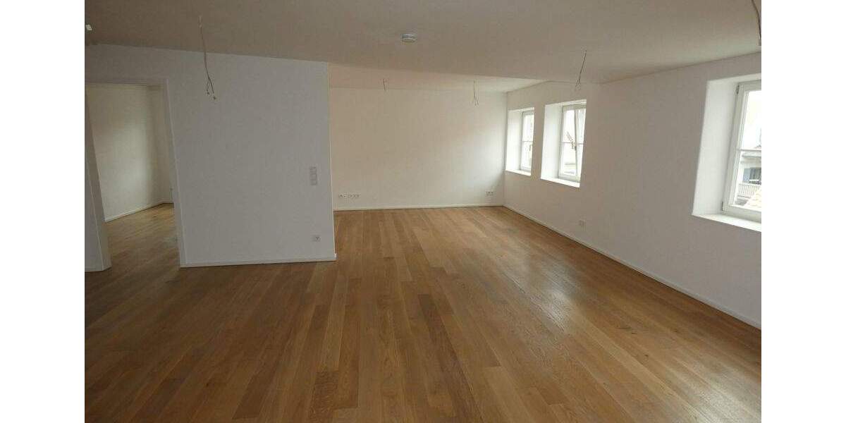 Etagenwohnung Dinkelsbühl - 2 Zimmer, 90 m&sup2;, 855&euro; | Angebot:23965119