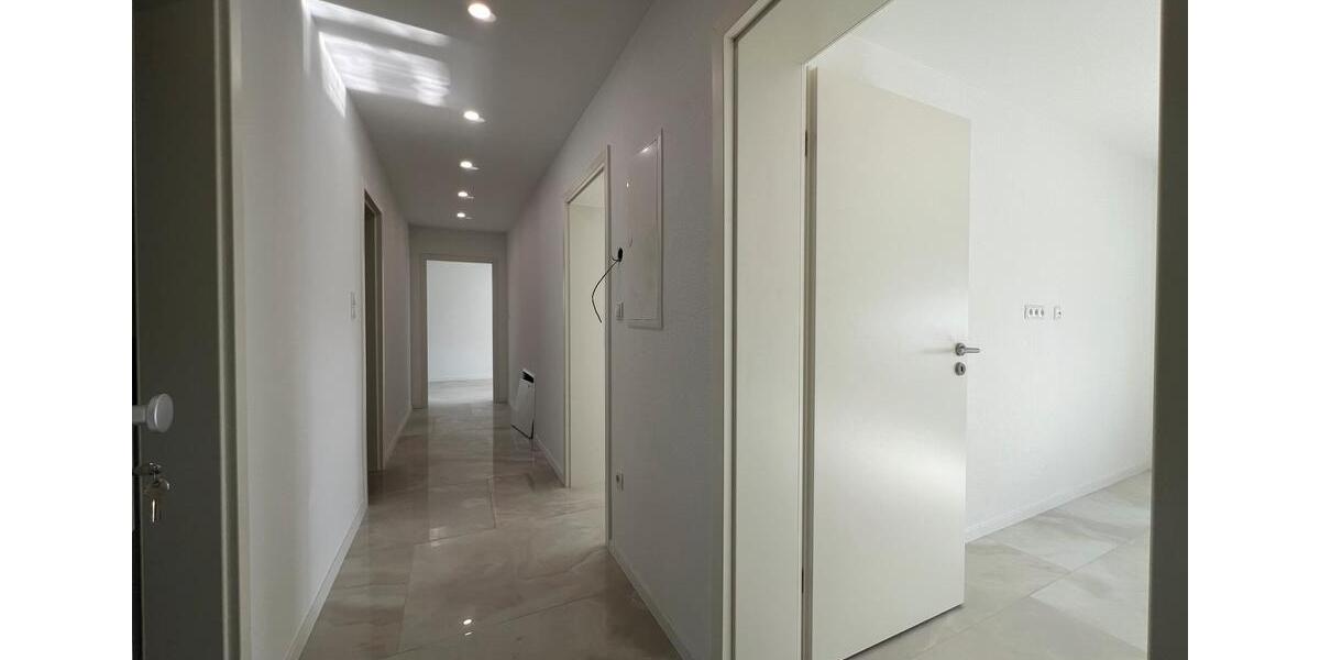 Erstbezug nach Kernsanierung! 4-Zi.-Whg. mit Wintergarten! 4 zimmer