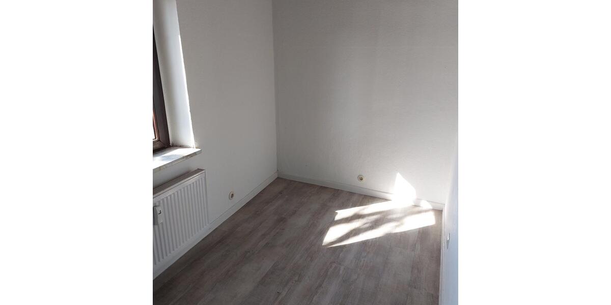 Etagenwohnung Flensburg - 5 Zimmer, 100 m&sup2;, 1.100&euro; | Angebot:25841223
