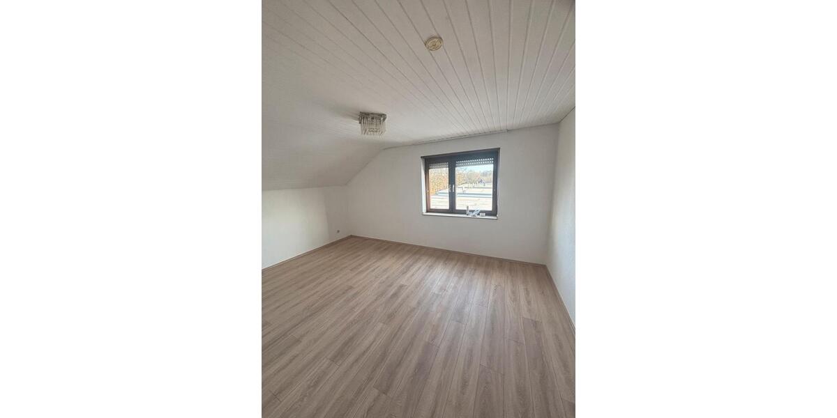Dachgeschoßwohnung Mönchengladbach Süd - 3 Zimmer, 70 m&sup2;, 630&euro; | Angebot:24548426