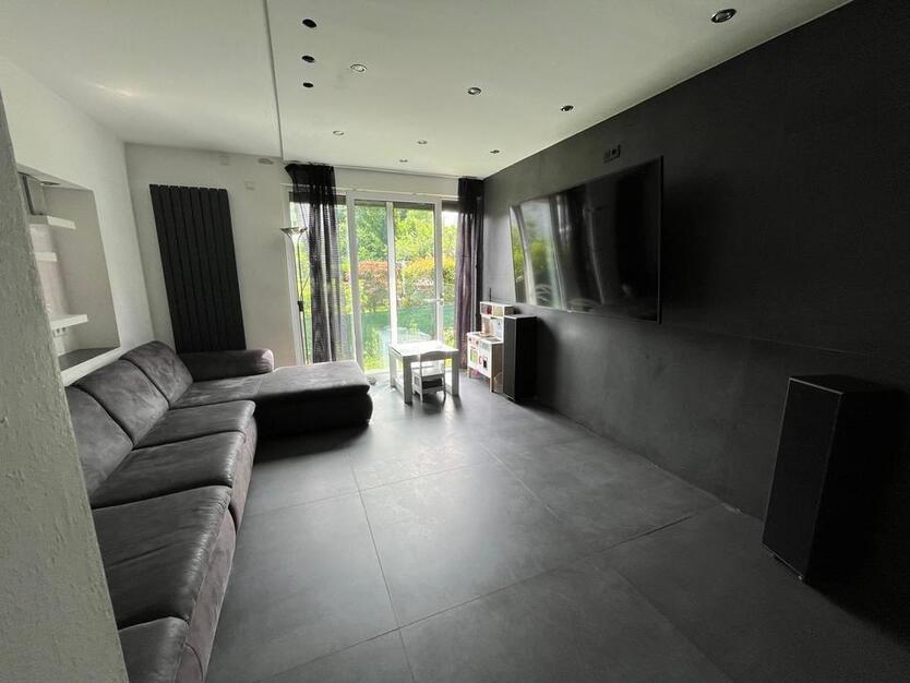 Wohnung mit Terrasse und Garten