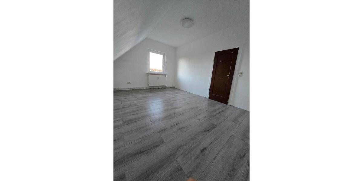 Dachgeschoßwohnung Bergen - 4 Zimmer, 100 m&sup2;, 700&euro; | Angebot:26025255