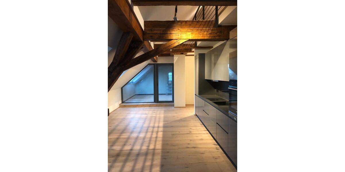 Dachgeschoßwohnung Hohenberg an der Eger - 2 Zimmer, 79 m&sup2;, 895&euro; | Angebot:26060920
