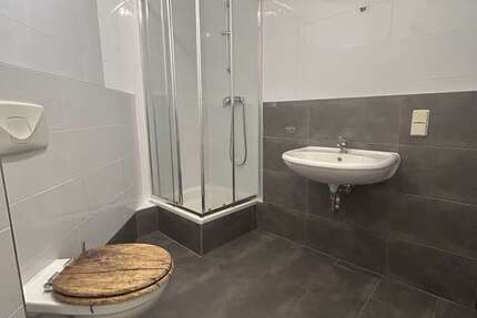 Wohnung zum Mieten in Zwickau 365 € 87.93 m²