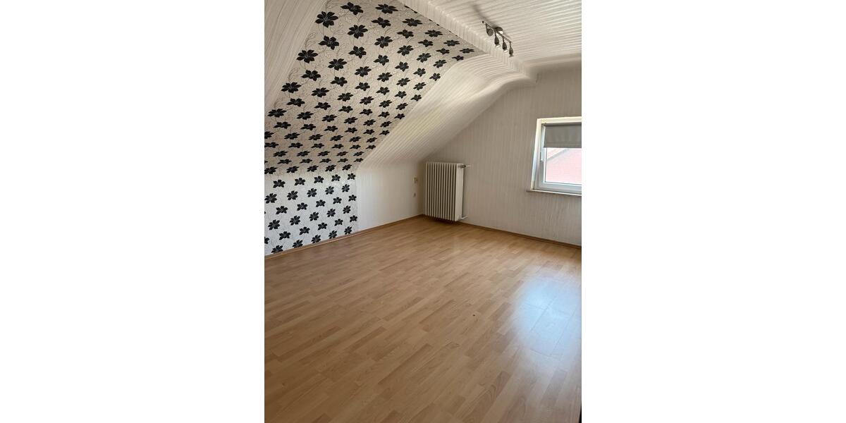 Dachgeschoßwohnung Nalbach - 2 Zimmer, 60 m&sup2;, 800&euro; | Angebot:26169570