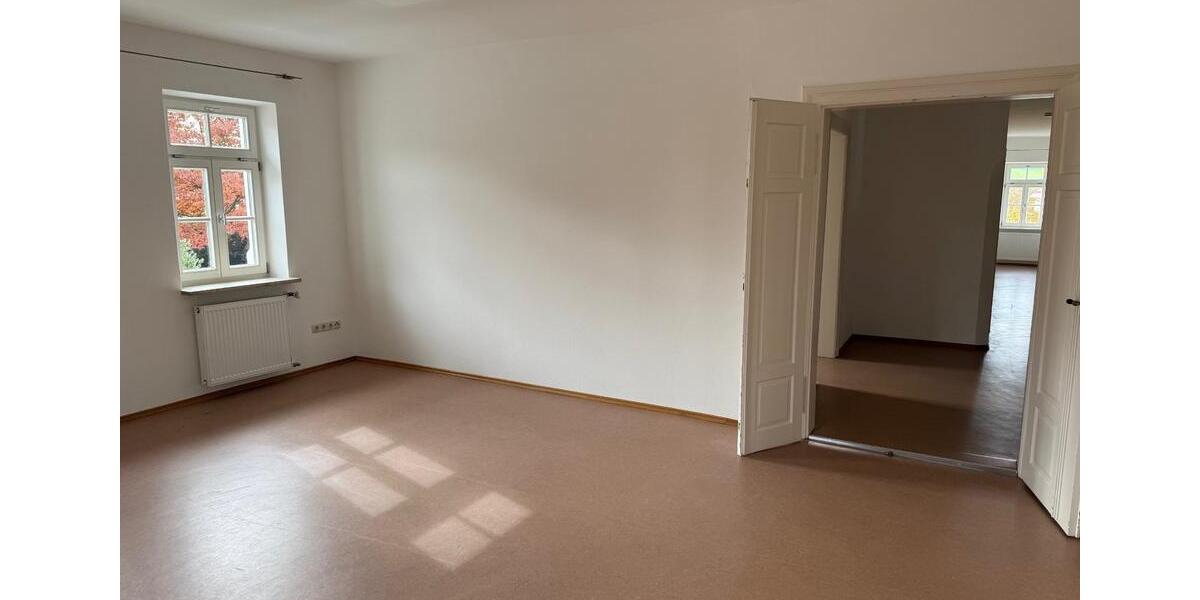 Etagenwohnung Bruckberg - 5 Zimmer, 149 m&sup2;, 1.424&euro; | Angebot:26144839