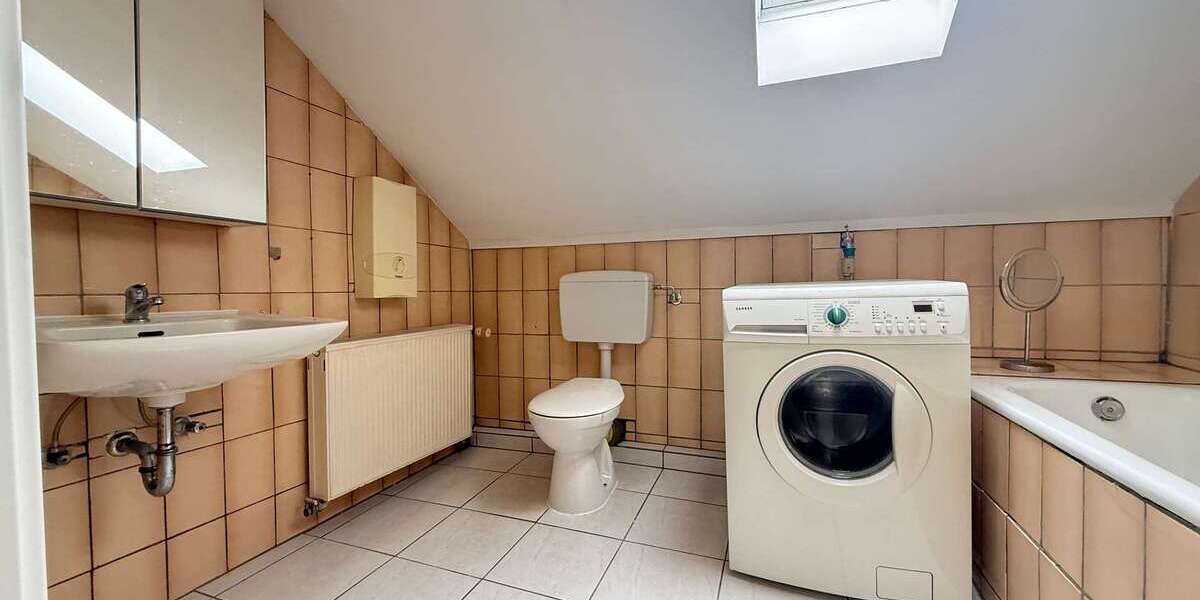 Gemütliche 3-Zimmer-Dachgeschosswohnung mit ca. 72 m² in Friedrichsthal-Bildstock - 3- Friedrichsthal | Angebot:27199791