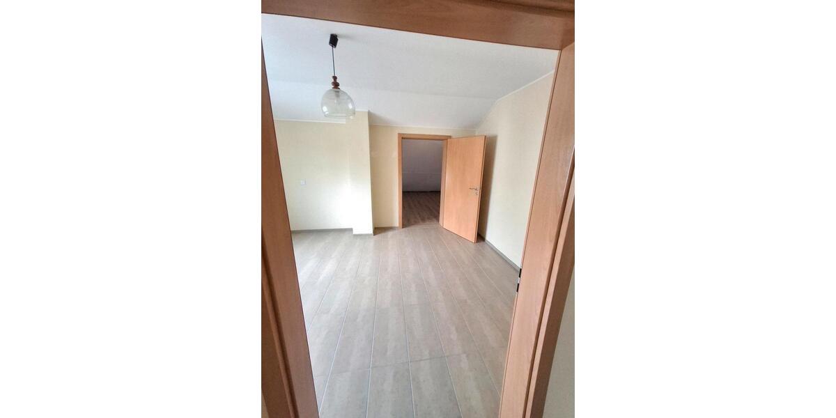 Etagenwohnung Schwalbach - 3 Zimmer, 85 m&sup2;, 780&euro; | Angebot:23598153