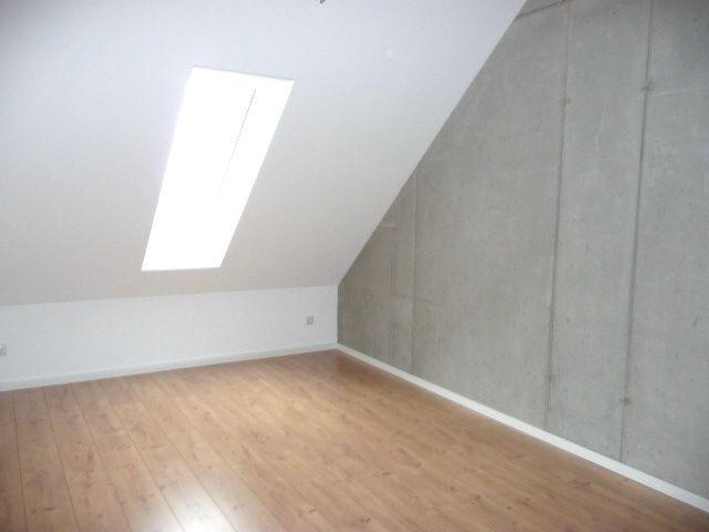 Dachgeschoßwohnung Regensburg Brandlberg - 3 Zimmer, 69 m&sup2;, 1.090&euro; | Angebot:24427775