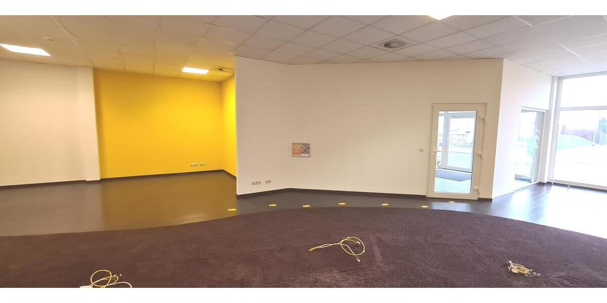 Große Laden-, Büro- oder Praxisfläche in Hermsdorf - Gewerbeobjekt Hermsdorf | Angebot:27009487
