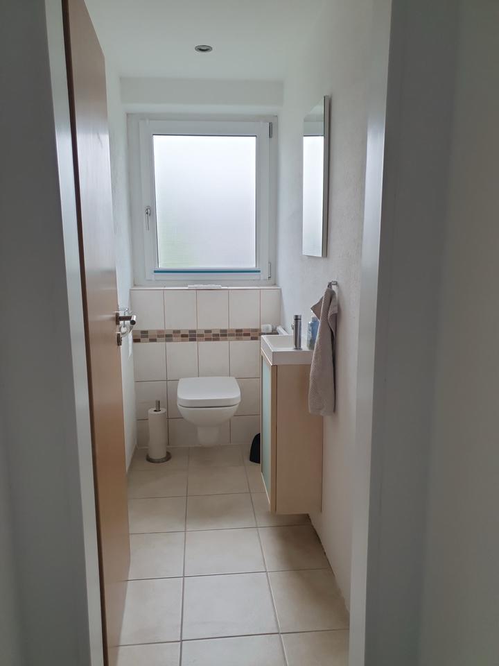 Helles Zimmer in ruhiger WG, saniert, Warmmiete, alles inkl.