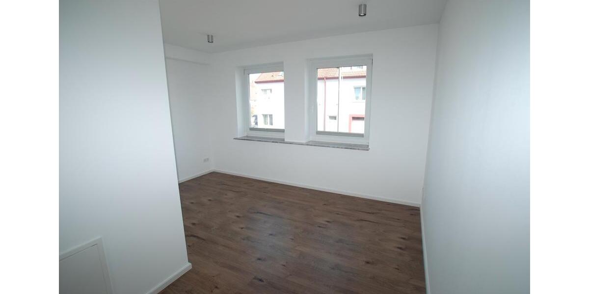 Etagenwohnung Mainz Laubenheim - 4 Zimmer, 136 m&sup2;, 2.100&euro; | Angebot:26254699