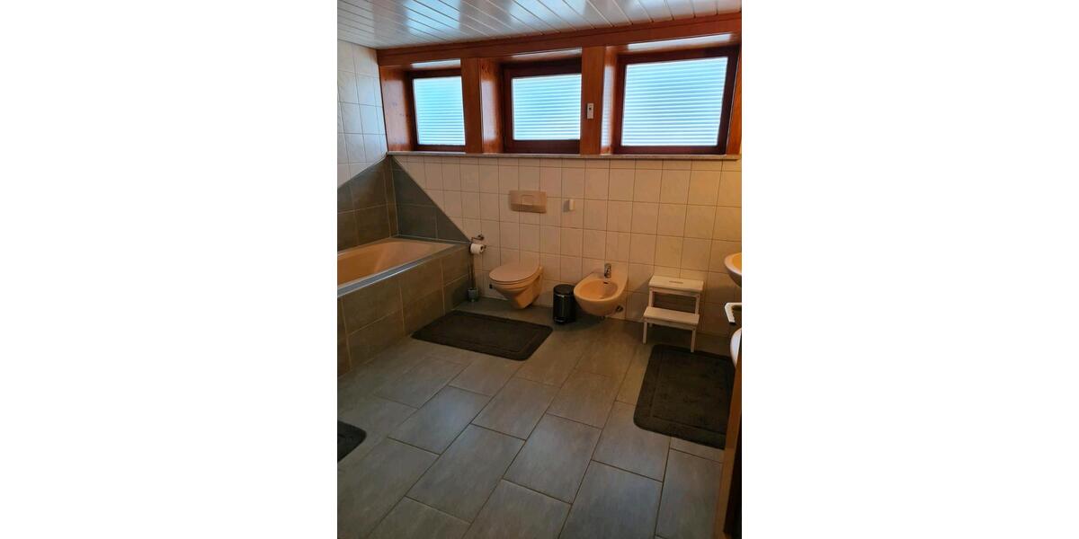 Etagenwohnung Liebenburg - 4 Zimmer, 130 m&sup2;, 750&euro; | Angebot:26282978