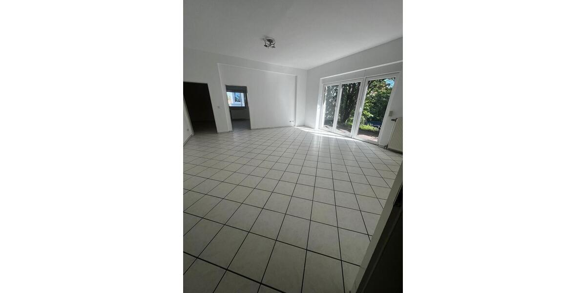 Erdgeschoßwohnung Alzey - 3.5 Zimmer, 110 m&sup2;, 1.450&euro; | Angebot:24698370