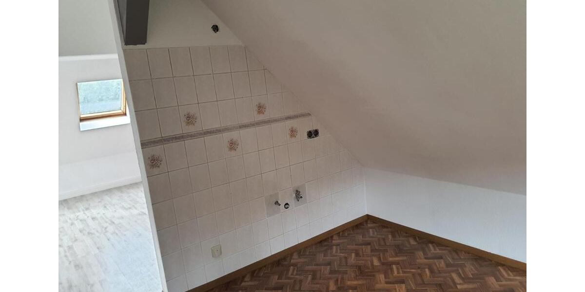 Dachgeschoßwohnung Olbernhau - 3 Zimmer, 45 m&sup2;, 270&euro; | Angebot:24571366