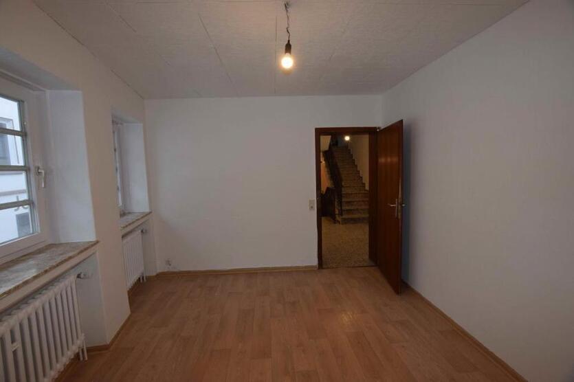 +++ Ich wurde renoviert! Charmante 4-Raumwohnung über 2 Etagen mit Tageslichtbad +++ zimmer