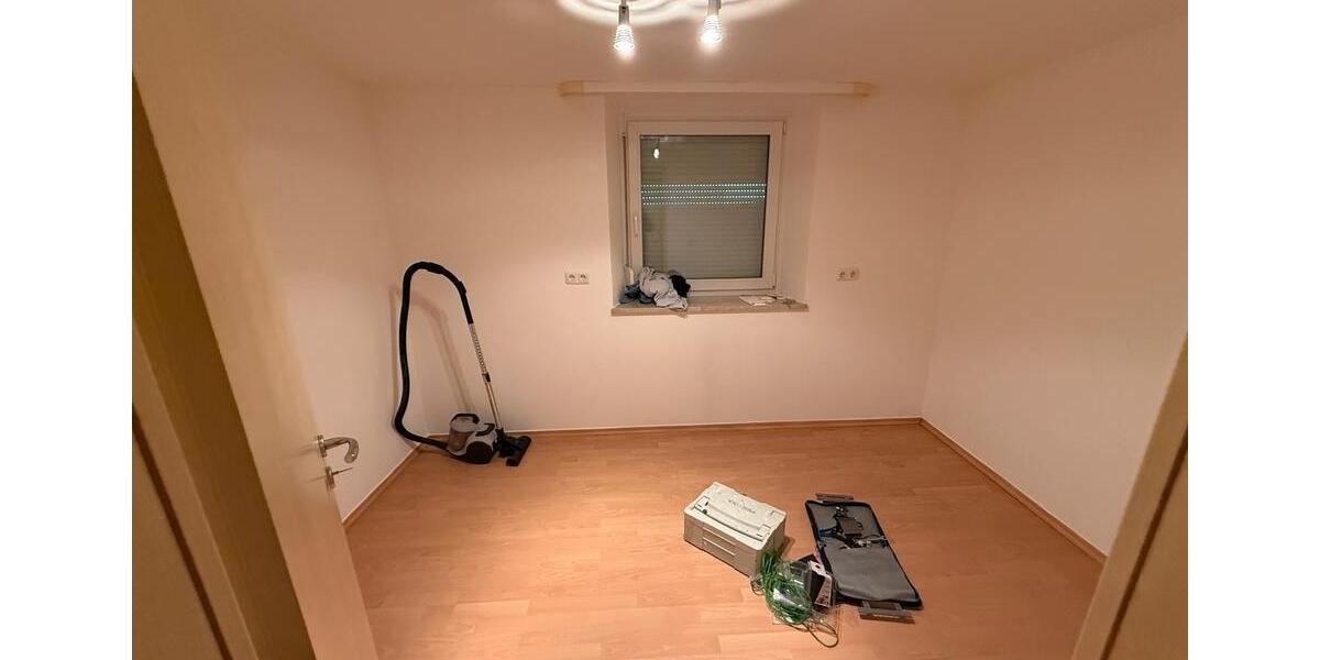 Einfamilienhaus Pfeffenhausen - 7 Zimmer, 244 m&sup2;, 2.000&euro; | Angebot:25300781