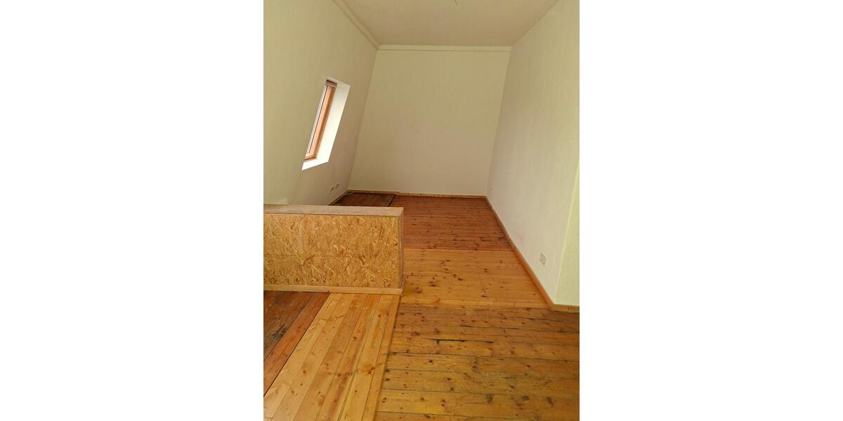 Dachgeschoßwohnung Bad Breisig - 2 Zimmer, 37 m&sup2;, 380&euro; | Angebot:24742696