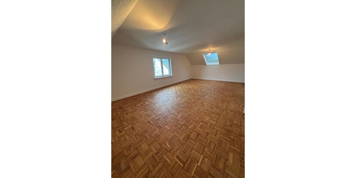 Dachgeschoßwohnung Negenborn - 3 Zimmer, 80 m&sup2;, 600&euro; | Angebot:24755674