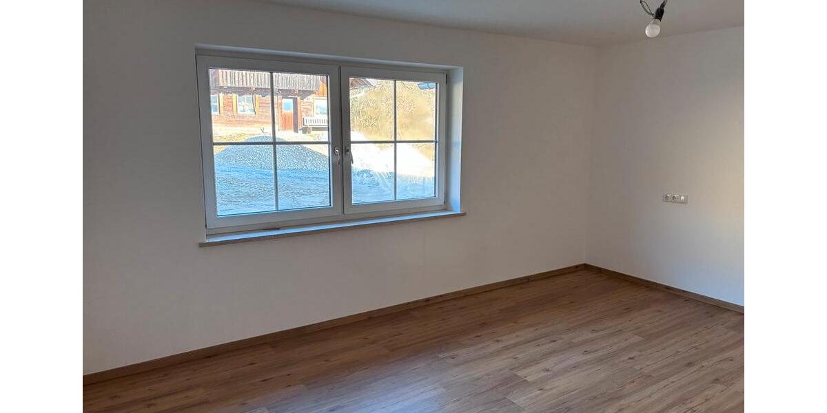 Etagenwohnung Teisnach - 4 Zimmer, 110 m&sup2;, 880&euro; | Angebot:26019923