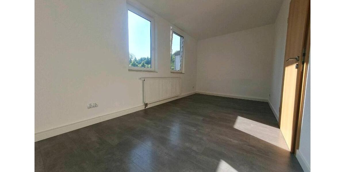 Etagenwohnung Pößneck - 5 Zimmer, 110 m&sup2;, 700&euro; | Angebot:26549030