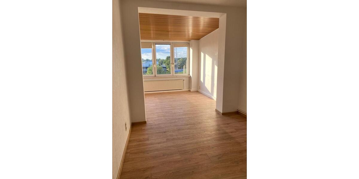 4ZKB Wohnung kernsaniert, Citynähe 4 zimmer