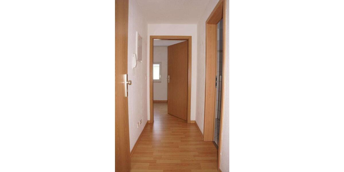 Dachgeschoßwohnung Zwickau - 1 Zimmer, 38 m&sup2;, 240&euro; | Angebot:25977801