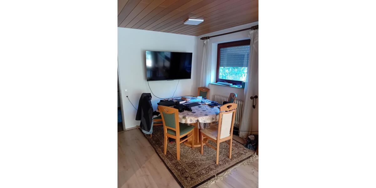 1-Zimmer in 3er-WG in Doppelhaushälfte 1 zimmer