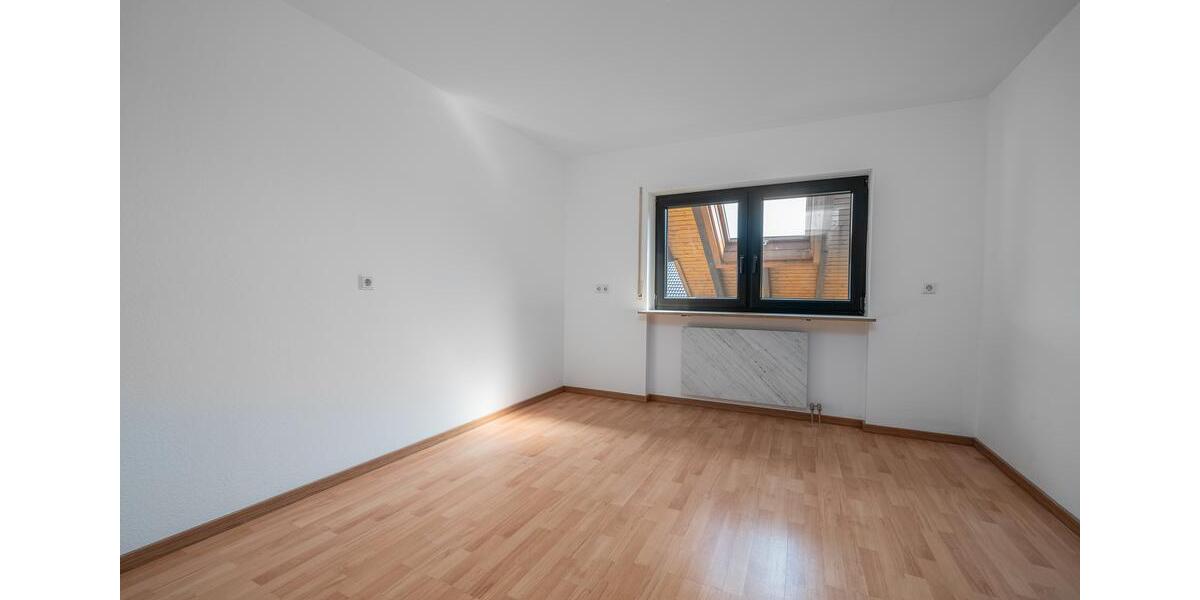 Dachgeschoßwohnung Wellendingen - 3 Zimmer, 92 m&sup2;, 700&euro; | Angebot:24731366