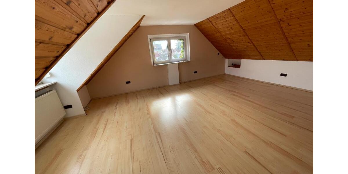 Dachgeschoßwohnung Augsburg - 1.5 Zimmer, 45 m&sup2;, 650&euro; | Angebot:25257454