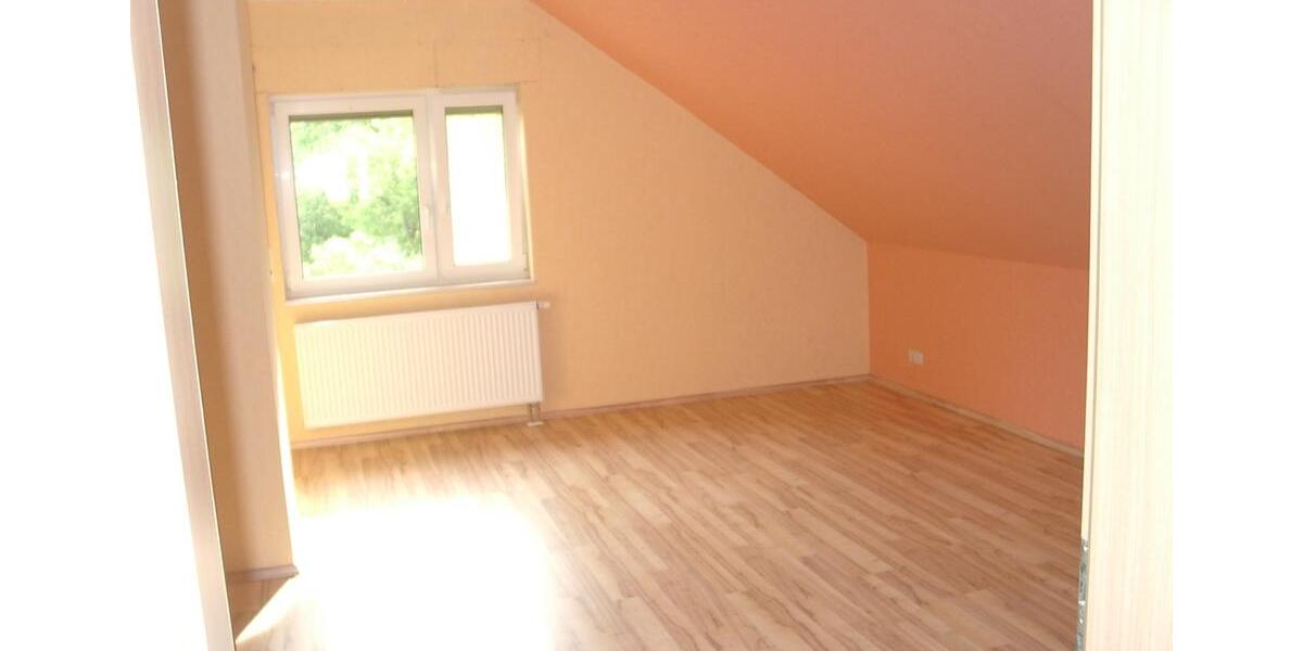 Etagenwohnung Gedern - 4 Zimmer, 107 m&sup2;, 685&euro; | Angebot:26702640