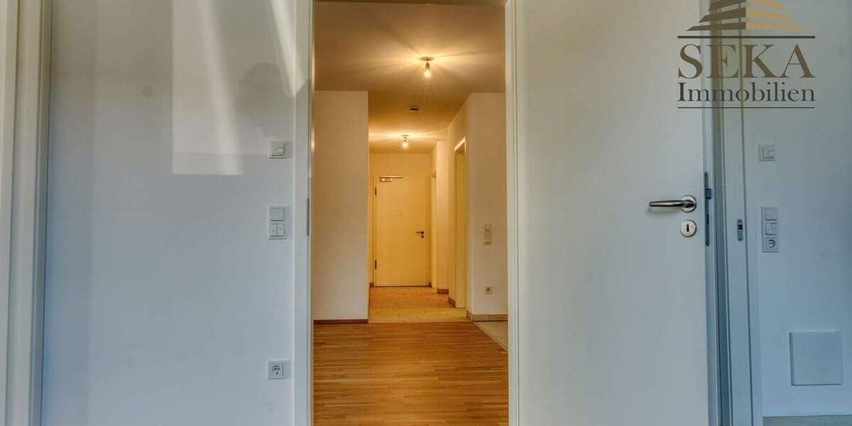 Etagenwohnung Deggendorf - 2 Zimmer, 101 m&sup2;, 1.095&euro; | Angebot:25772724