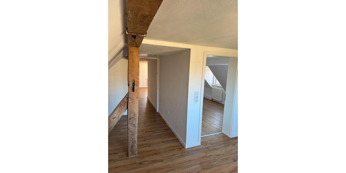 Etagenwohnung Schwalmstadt - 5 Zimmer, 145 m&sup2;, 950&euro; | Angebot:25298613