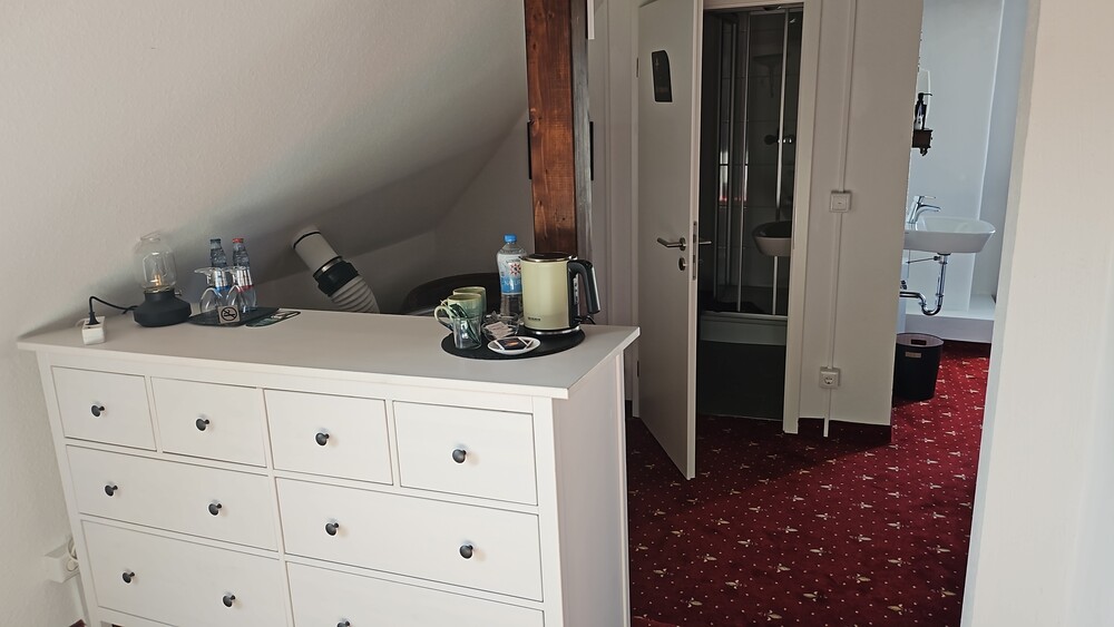 Denkmalgeschütze Dachgeschosswohnung - Zimmer Solingen Central | Angebot:27473657