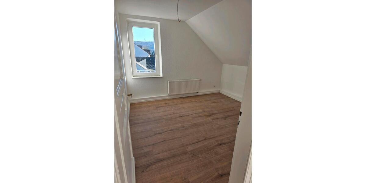 Dachgeschoßwohnung Marburg - 4 Zimmer, 87 m&sup2;, 570&euro; | Angebot:24909730