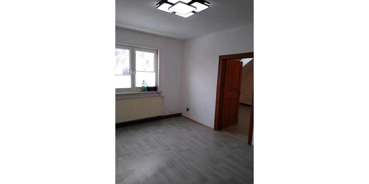 Dachgeschoßwohnung Neuhaus am Rennweg - 4 Zimmer, 65 m&sup2;, 380&euro; | Angebot:25842515