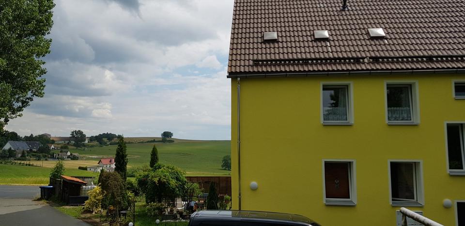 Großzöbern: 3 R Wohnung EG, sonnig und ruhig, mit Gartenbenutzung 3 zimmer