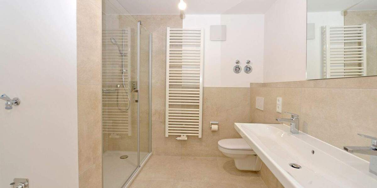 Etagenwohnung München Bogenhausen - 4 Zimmer, 115 m&sup2;, 2.490&euro; | Angebot:25698222