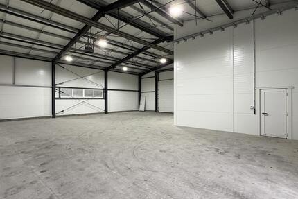 Gewerbehalle mit Büro- und Sozialflächen zu vermieten
