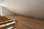 Lichtdurchflutete vollmöblierte DG Wohnung zur Untermiete