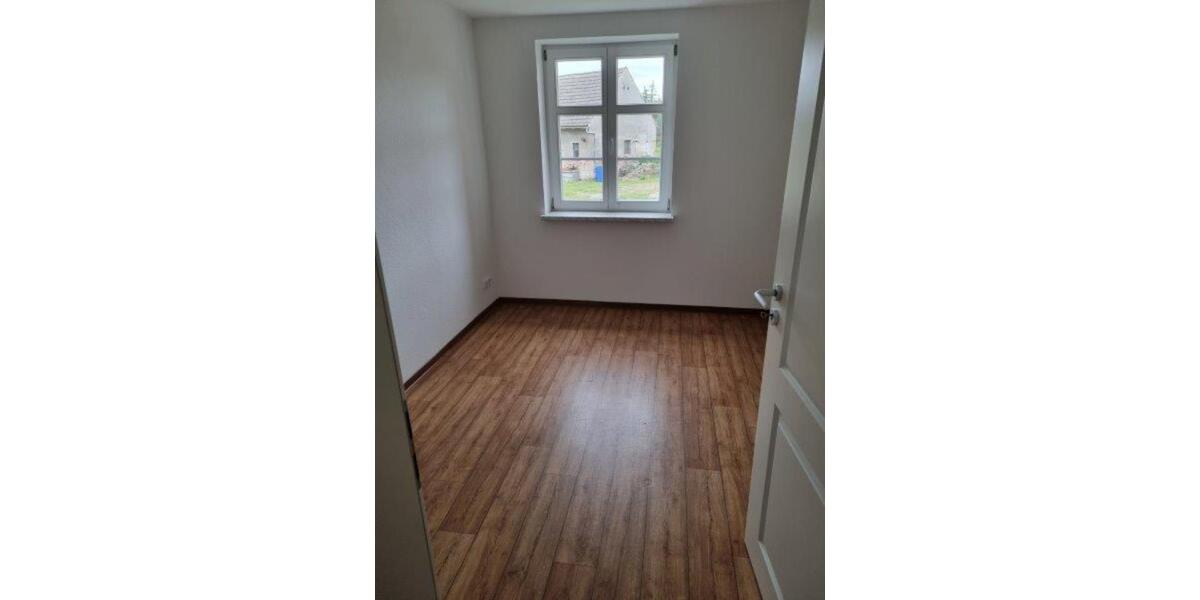 Erdgeschoßwohnung Gröditz - 2 Zimmer, 48 m&sup2;, 280&euro; | Angebot:25646448