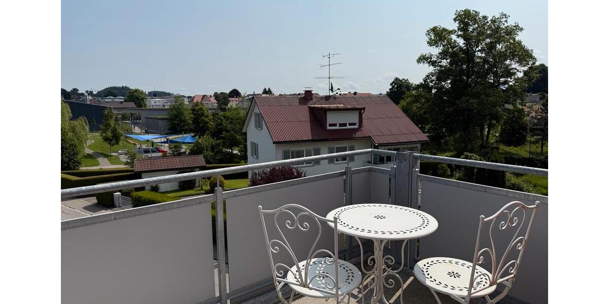 Dachgeschoßwohnung Lindenberg im Allgäu - 4 Zimmer, 100 m&sup2;, 680&euro; | Angebot:26013006